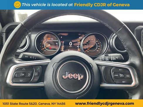 Used 2022 Jeep Wrangler Unlimited Sahara AWD/4WD image 14
