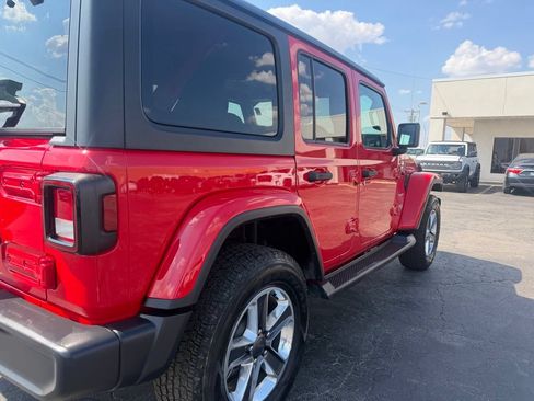 Used 2020 Jeep Wrangler Unlimited Sahara AWD/4WD image 3