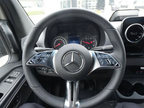 New 2026 Mercedes-Benz Sprinter 2500 image 18