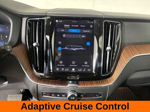 Used 2023 Volvo XC60 B5 Plus w/ Climate Package FWD image 16