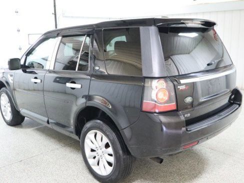Used 2014 Land Rover LR2 HSE image 3