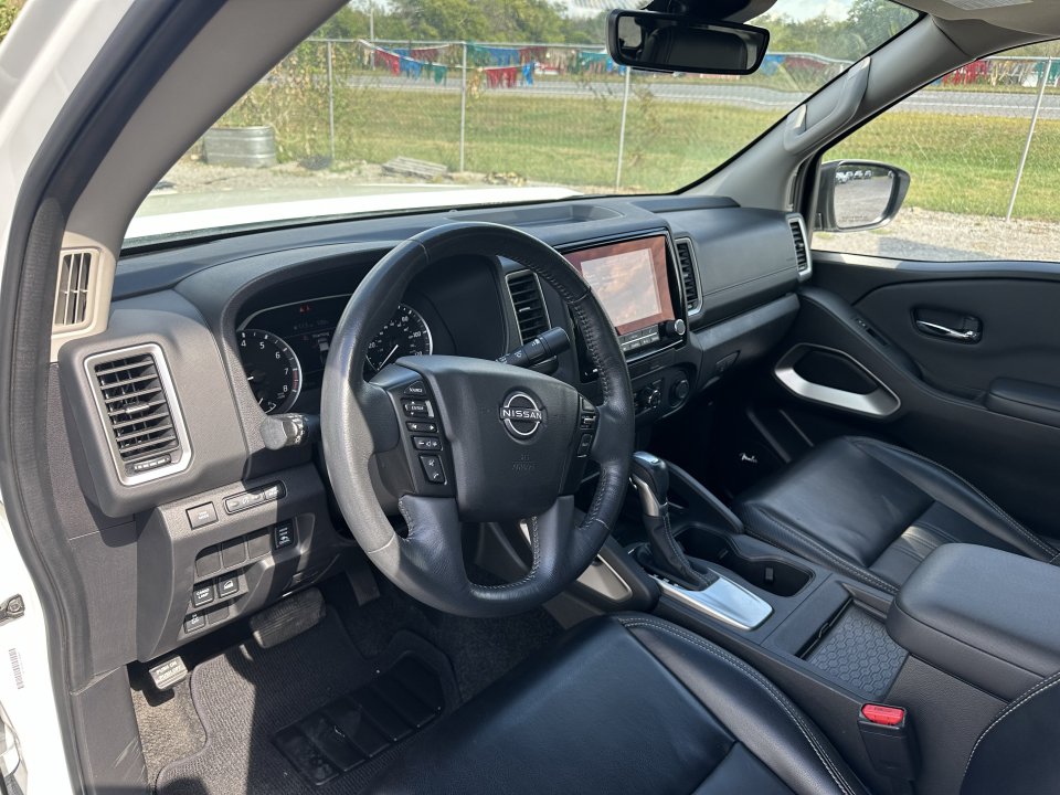 Used 2024 Nissan Frontier SL AWD/4WD image 9