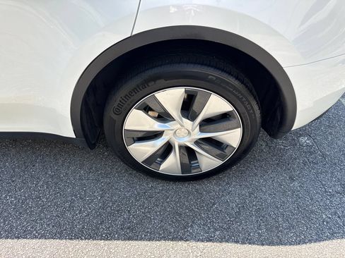 Used 2023 Tesla Model Y Long Range AWD/4WD image 20