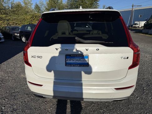 Used 2017 Volvo XC90 T6 Momentum w/ Vision Package AWD/4WD image 4