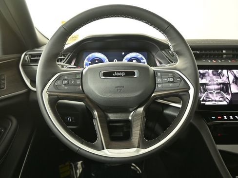 New 2026 Jeep Grand Cherokee L Limited AWD/4WD image 33