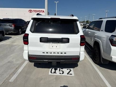 Used 2025 Toyota 4Runner SR5 AWD/4WD image 7