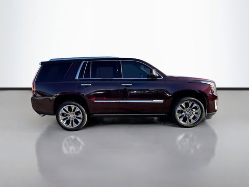 Used 2017 Cadillac Escalade Premium Luxury image 2