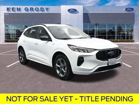 Used 2023 Ford Escape ST-Line w/ Tech Pack #1 AWD/4WD image 1