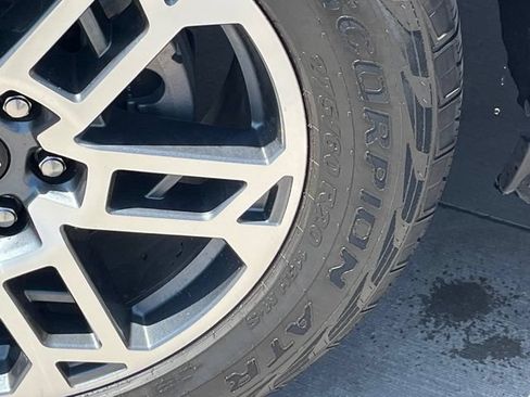 Used 2025 Ford Expedition Active AWD/4WD image 9