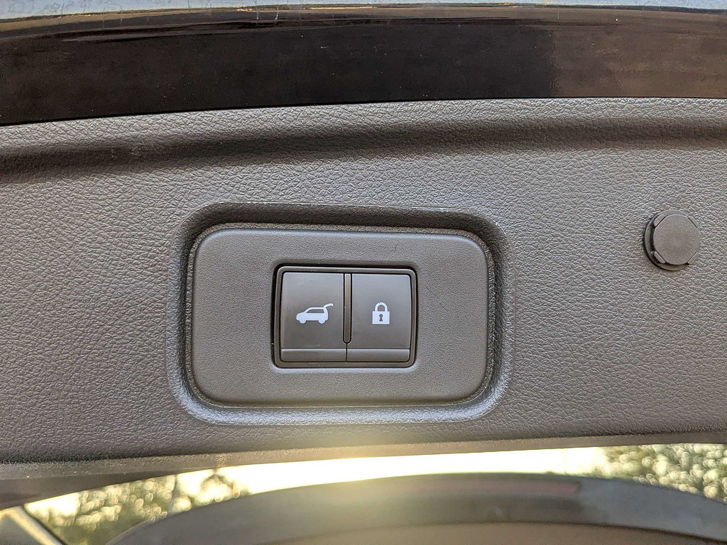 Certified 2025 Nissan Pathfinder SV FWD image 14