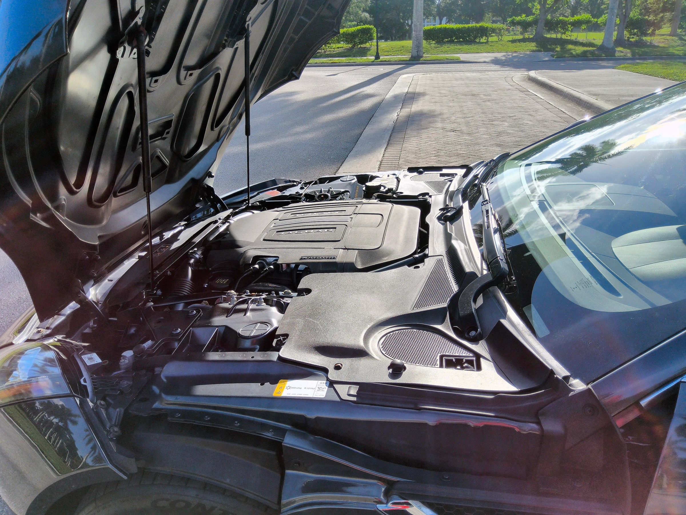 Used 2016 Jaguar F-TYPE Coupe RWD image 32