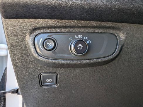 Used 2020 GMC Terrain SLE AWD/4WD image 16