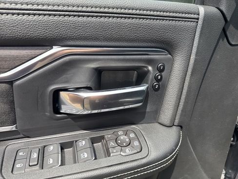 New 2026 RAM 2500 Laramie AWD/4WD image 18
