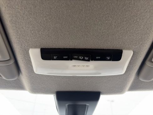 Used 2024 Nissan Kicks S image 23