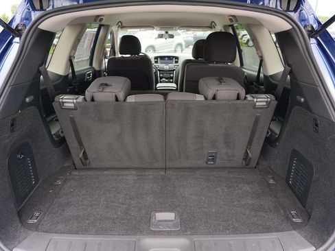 Used 2020 Nissan Pathfinder S AWD/4WD image 28