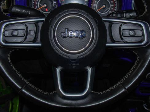 Used 2020 Jeep Wrangler Unlimited Sahara w/ Uconnect 4C Nav & Sound Group AWD/4WD image 12