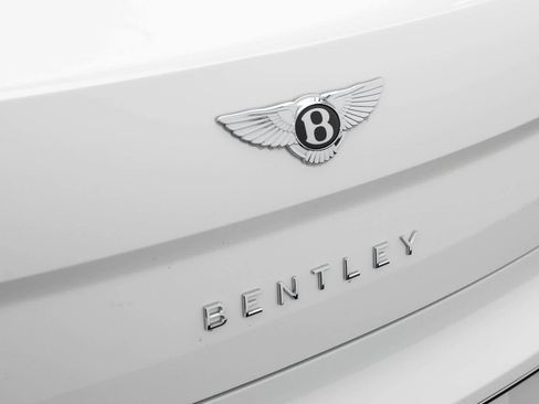 Used 2023 Bentley Flying Spur W12 image 7