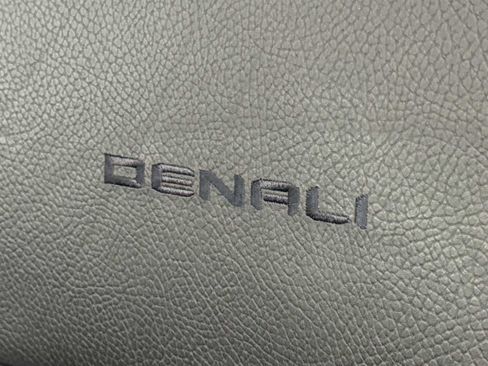 Certified 2023 GMC Yukon Denali image 9