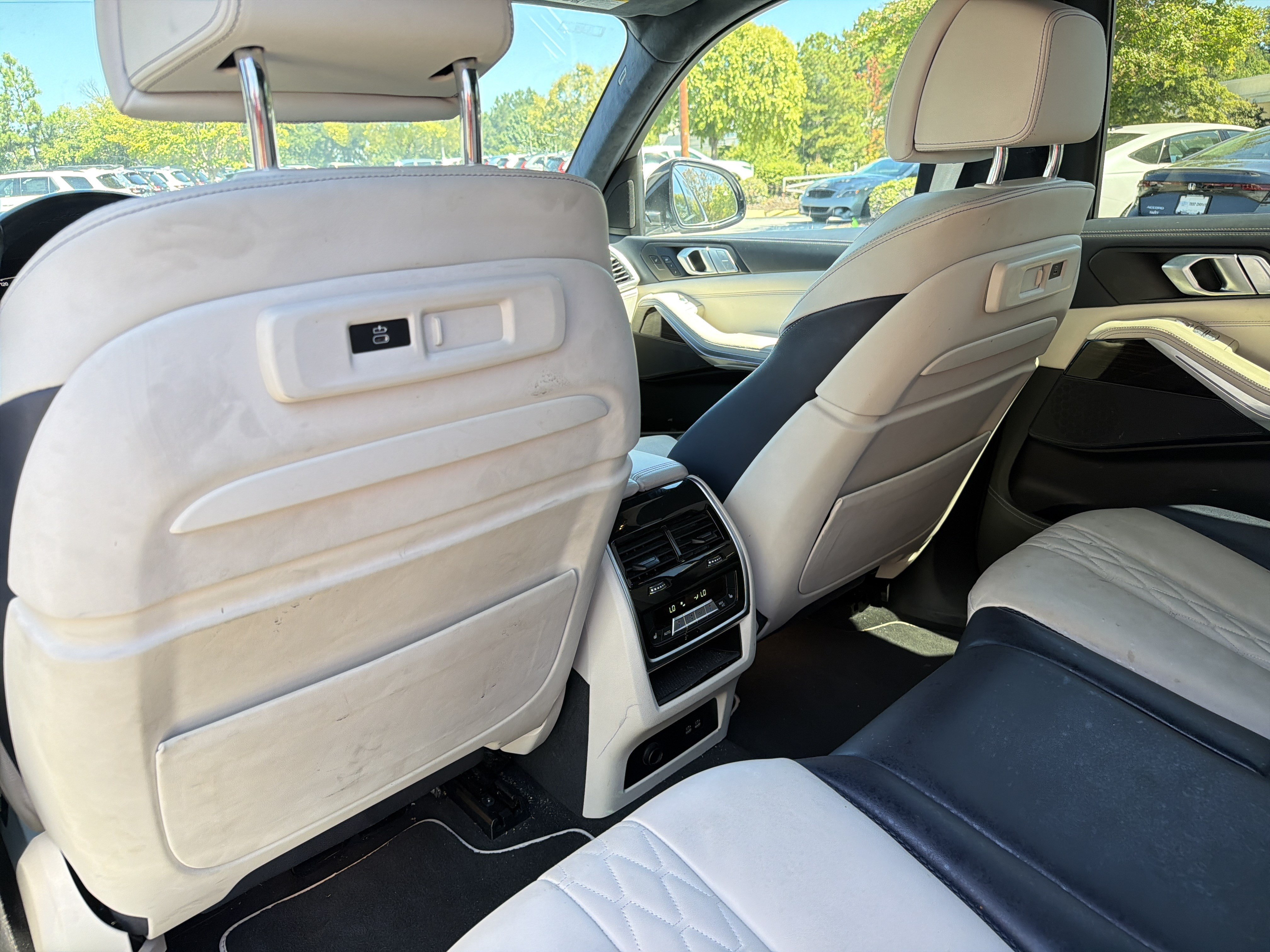 Used 2021 BMW X7 xDrive40i w/ Premium Package 2 AWD/4WD image 19