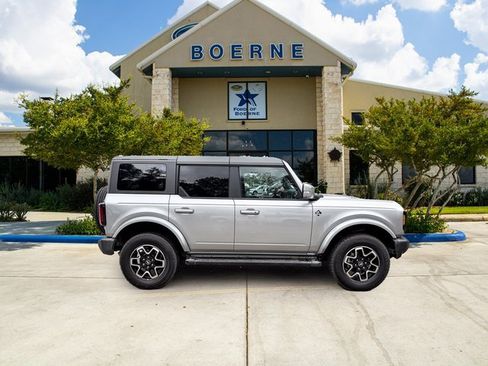 Used 2024 Ford Bronco Outer Banks image 6