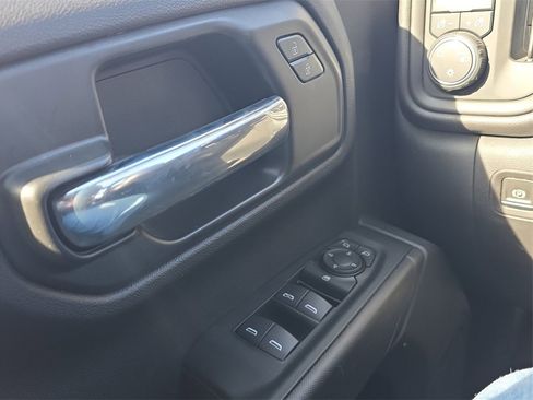 Used 2023 Chevrolet Silverado 1500 Custom image 11