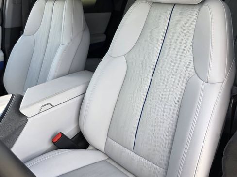 Used 2026 Cadillac Optiq Luxury 2 w/ LPO, Floor Liner Package AWD/4WD image 19