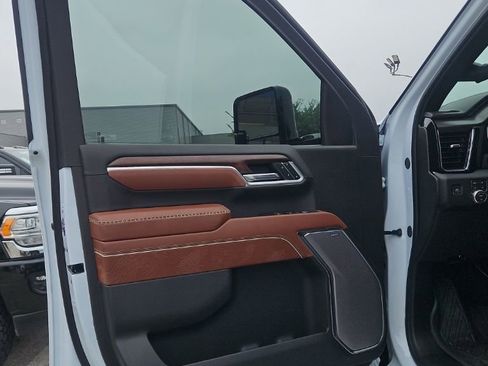 Used 2026 GMC Sierra 2500 Denali Ultimate AWD/4WD image 11
