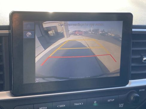 Used 2023 Hyundai Venue SEL image 22