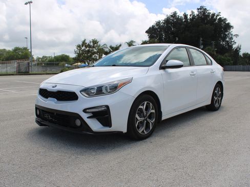Used 2021 Kia Forte LXS FWD image 1