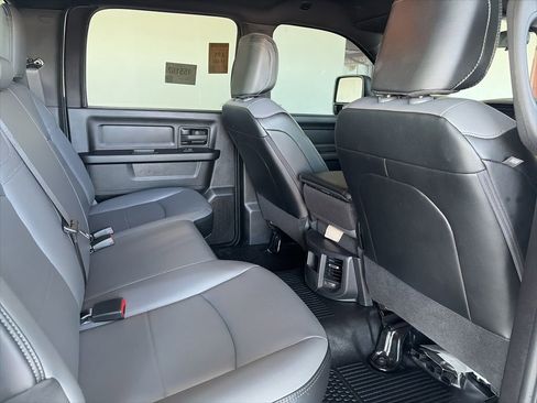 Used 2024 RAM 3500 Tradesman w/ Chrome Appearance Group image 6