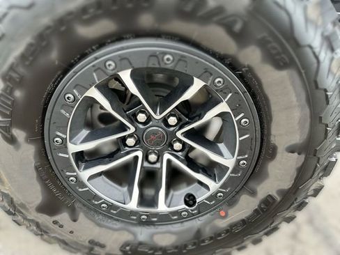Used 2024 Jeep Wrangler Unlimited Rubicon w/ XTREMEE 35" Tire Package AWD/4WD image 20