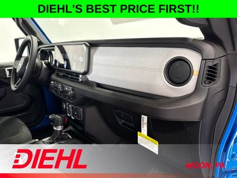 New 2026 Jeep Gladiator Sport AWD/4WD image 14