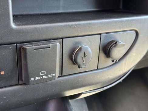 Used 2017 Chevrolet Express 2500 RWD image 29