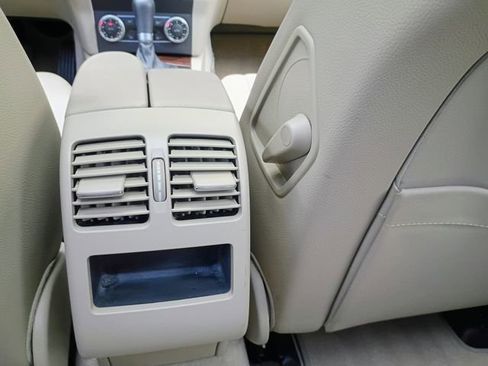 Used 2010 Mercedes-Benz GLK 350 2WD image 46