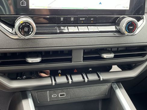 New 2025 Chevrolet Colorado W/T image 19