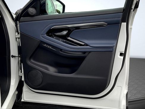 Used 2020 Land Rover Range Rover Evoque S image 24