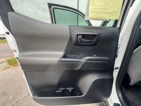 Used 2023 Toyota Tacoma SR AWD/4WD image 12