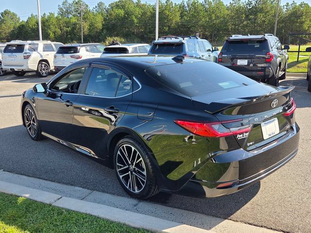 Used 2025 Toyota Camry XLE FWD image 9