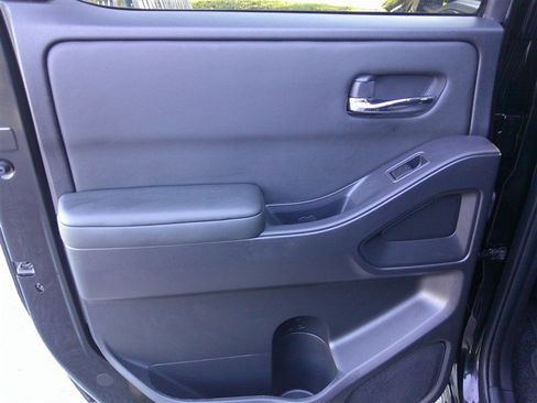 Used 2024 Nissan Frontier SL w/ Technology Package image 17