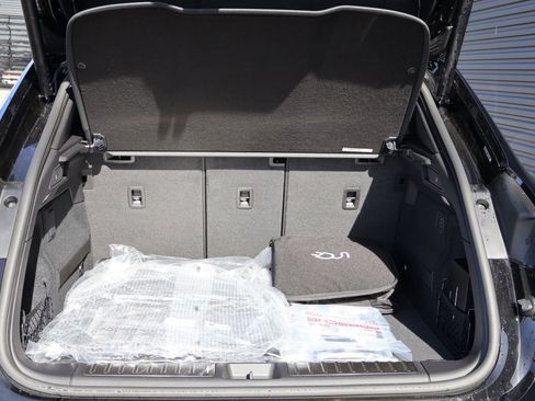 New 2026 Porsche Macan GTS Electric image 22