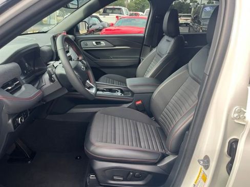 Used 2025 Ford Explorer ST-Line w/ Premium Package image 10