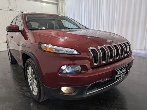 Used 2017 Jeep Cherokee Limited w/ Luxury Group image 5