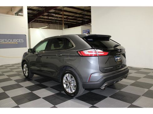 Used 2024 Ford Edge Titanium image 6