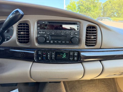 Used 2005 Buick Le Sabre Limited w/ Celebration Edition Package FWD image 36