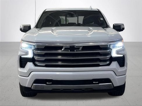 Used 2023 Chevrolet Silverado 1500 High Country w/ High Country Premium Package AWD/4WD image 4