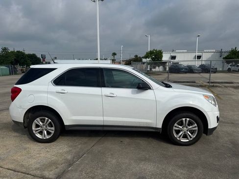Used 2011 Chevrolet Equinox LS w/ Bluetooth Package FWD image 4