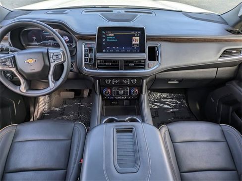 Used 2023 Chevrolet Suburban Premier image 18