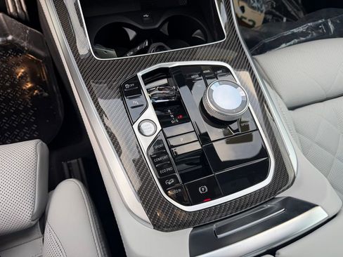 New 2026 BMW X5 M60i image 13