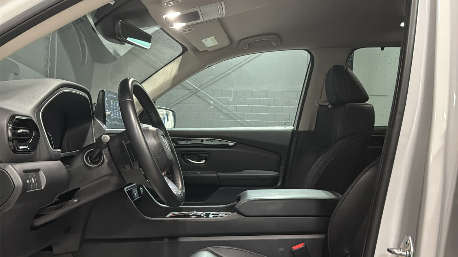 Used 2025 Honda Pilot EX-L image 10
