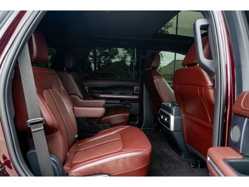 Used 2024 Ford Expedition Limited AWD/4WD image 19